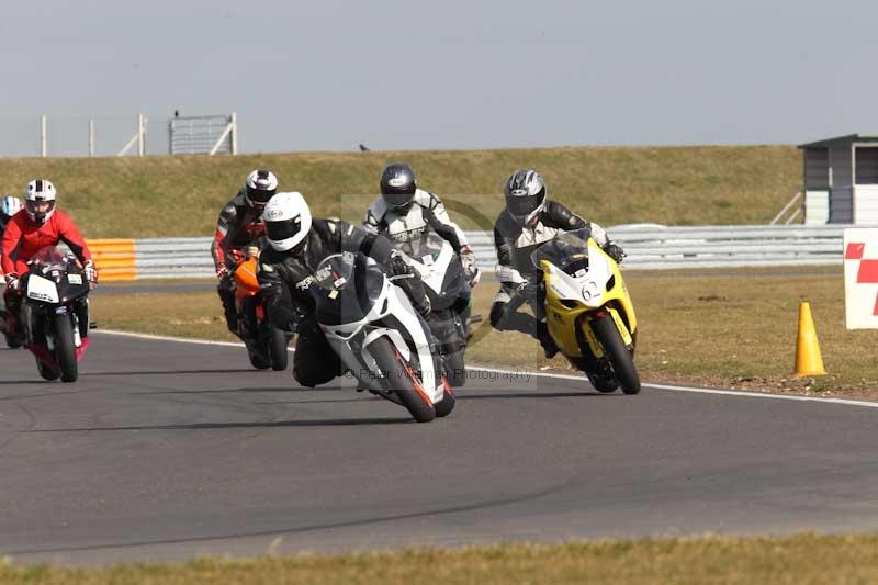 Motorcycle action photographs;Trackday digital images;event digital images;eventdigitalimages;no limits trackday;peter wileman photography;snetterton;snetterton circuit norfolk;snetterton photographs;trackday;trackday photos