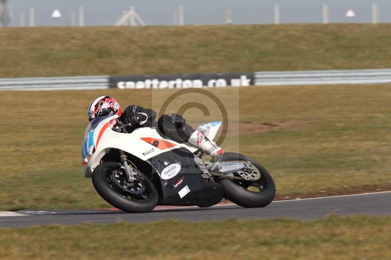 Motorcycle action photographs;Trackday digital images;event digital images;eventdigitalimages;no limits trackday;peter wileman photography;snetterton;snetterton circuit norfolk;snetterton photographs;trackday;trackday photos