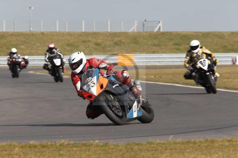 Motorcycle action photographs;Trackday digital images;event digital images;eventdigitalimages;no limits trackday;peter wileman photography;snetterton;snetterton circuit norfolk;snetterton photographs;trackday;trackday photos
