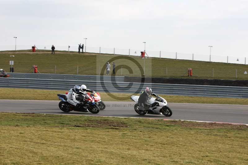 Motorcycle action photographs;Trackday digital images;event digital images;eventdigitalimages;no limits trackday;peter wileman photography;snetterton;snetterton circuit norfolk;snetterton photographs;trackday;trackday photos