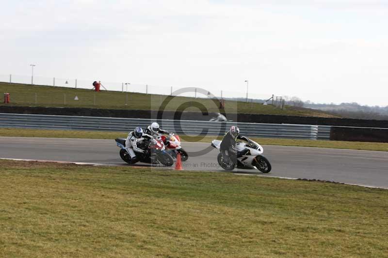 Motorcycle action photographs;Trackday digital images;event digital images;eventdigitalimages;no limits trackday;peter wileman photography;snetterton;snetterton circuit norfolk;snetterton photographs;trackday;trackday photos