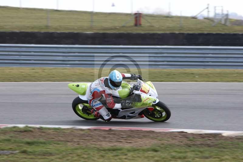 Motorcycle action photographs;Trackday digital images;event digital images;eventdigitalimages;no limits trackday;peter wileman photography;snetterton;snetterton circuit norfolk;snetterton photographs;trackday;trackday photos