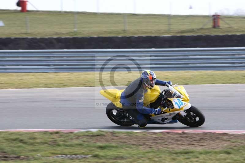 Motorcycle action photographs;Trackday digital images;event digital images;eventdigitalimages;no limits trackday;peter wileman photography;snetterton;snetterton circuit norfolk;snetterton photographs;trackday;trackday photos