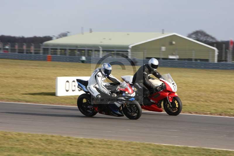 Motorcycle action photographs;Trackday digital images;event digital images;eventdigitalimages;no limits trackday;peter wileman photography;snetterton;snetterton circuit norfolk;snetterton photographs;trackday;trackday photos