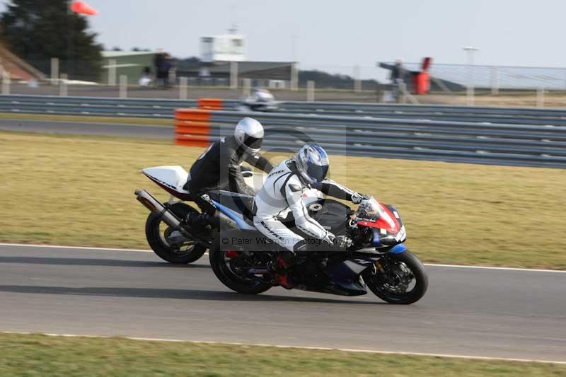 Motorcycle action photographs;Trackday digital images;event digital images;eventdigitalimages;no limits trackday;peter wileman photography;snetterton;snetterton circuit norfolk;snetterton photographs;trackday;trackday photos