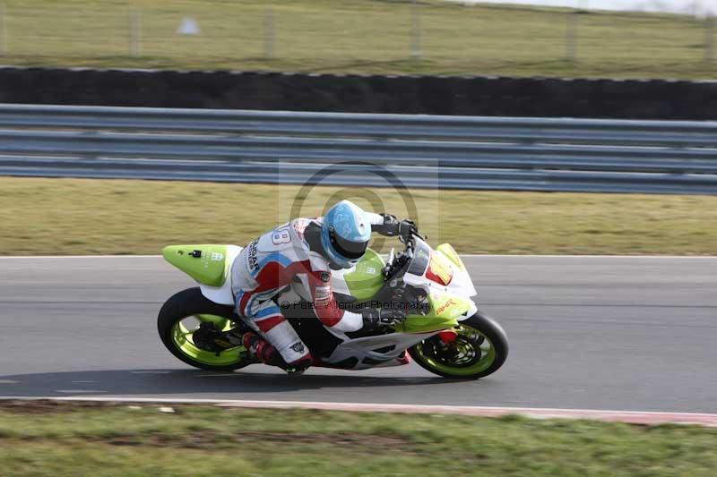 Motorcycle action photographs;Trackday digital images;event digital images;eventdigitalimages;no limits trackday;peter wileman photography;snetterton;snetterton circuit norfolk;snetterton photographs;trackday;trackday photos