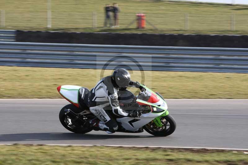 Motorcycle action photographs;Trackday digital images;event digital images;eventdigitalimages;no limits trackday;peter wileman photography;snetterton;snetterton circuit norfolk;snetterton photographs;trackday;trackday photos