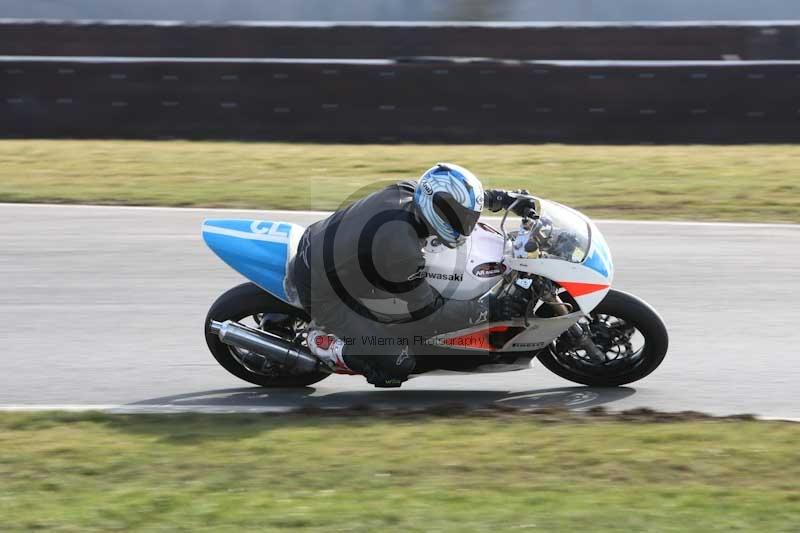 Motorcycle action photographs;Trackday digital images;event digital images;eventdigitalimages;no limits trackday;peter wileman photography;snetterton;snetterton circuit norfolk;snetterton photographs;trackday;trackday photos