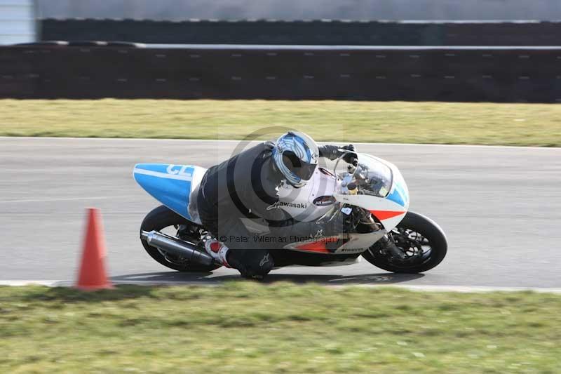 Motorcycle action photographs;Trackday digital images;event digital images;eventdigitalimages;no limits trackday;peter wileman photography;snetterton;snetterton circuit norfolk;snetterton photographs;trackday;trackday photos