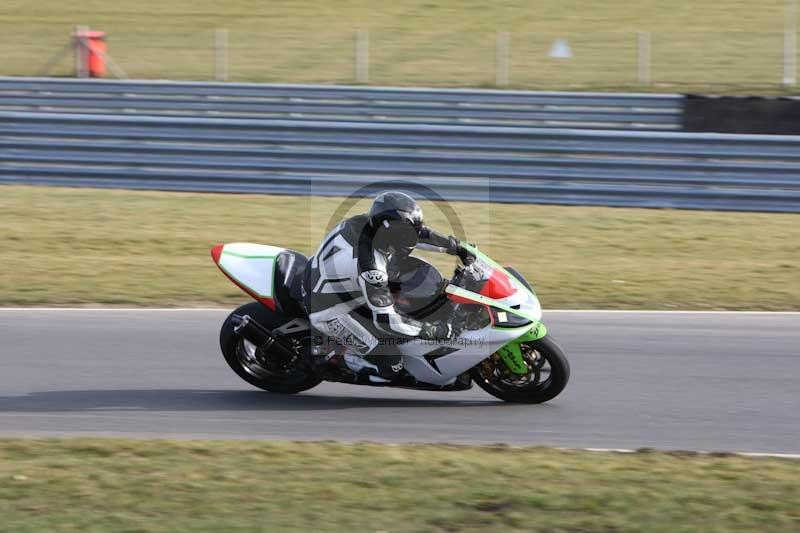 Motorcycle action photographs;Trackday digital images;event digital images;eventdigitalimages;no limits trackday;peter wileman photography;snetterton;snetterton circuit norfolk;snetterton photographs;trackday;trackday photos