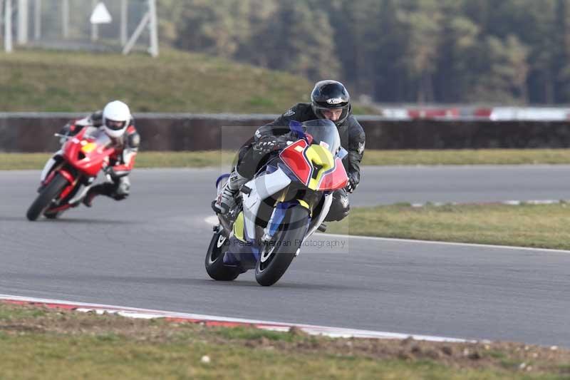 Motorcycle action photographs;Trackday digital images;event digital images;eventdigitalimages;no limits trackday;peter wileman photography;snetterton;snetterton circuit norfolk;snetterton photographs;trackday;trackday photos