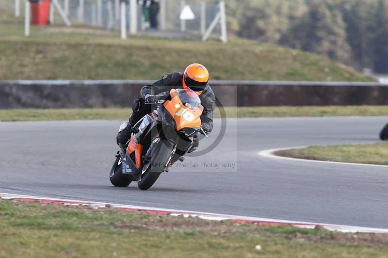 Motorcycle action photographs;Trackday digital images;event digital images;eventdigitalimages;no limits trackday;peter wileman photography;snetterton;snetterton circuit norfolk;snetterton photographs;trackday;trackday photos