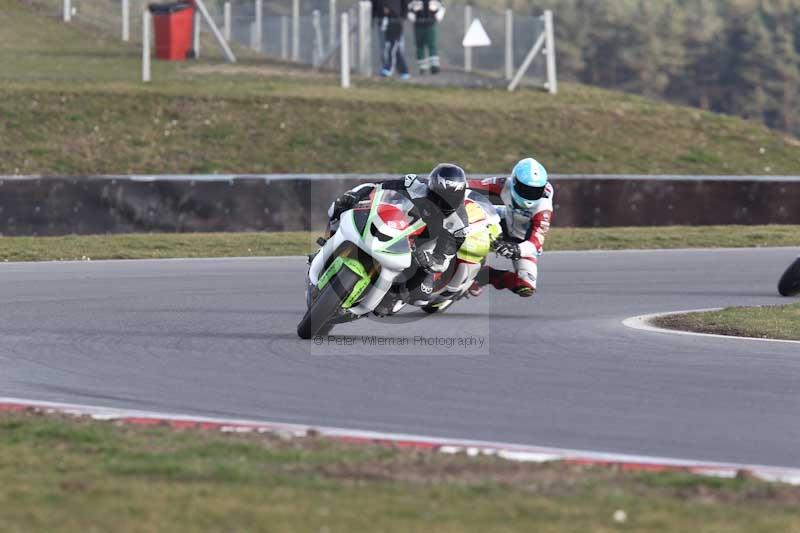 Motorcycle action photographs;Trackday digital images;event digital images;eventdigitalimages;no limits trackday;peter wileman photography;snetterton;snetterton circuit norfolk;snetterton photographs;trackday;trackday photos