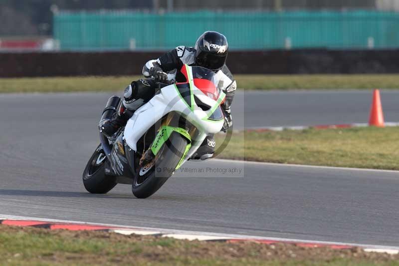 Motorcycle action photographs;Trackday digital images;event digital images;eventdigitalimages;no limits trackday;peter wileman photography;snetterton;snetterton circuit norfolk;snetterton photographs;trackday;trackday photos