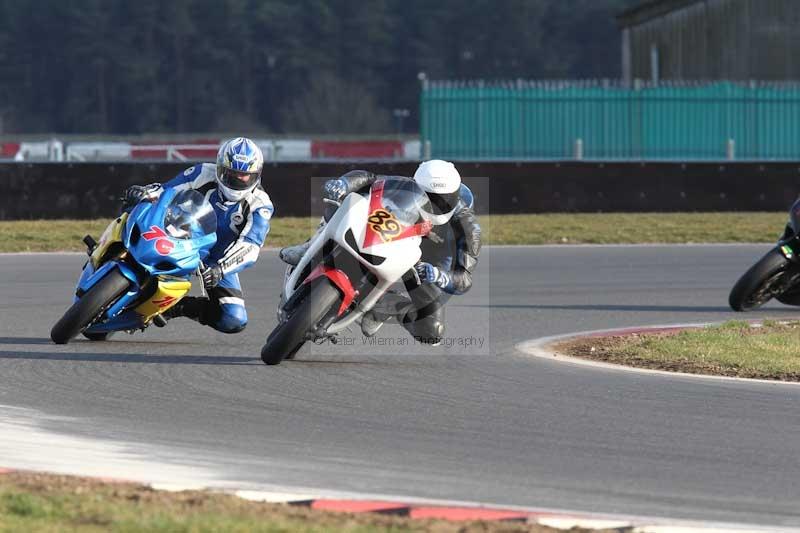 Motorcycle action photographs;Trackday digital images;event digital images;eventdigitalimages;no limits trackday;peter wileman photography;snetterton;snetterton circuit norfolk;snetterton photographs;trackday;trackday photos