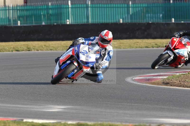 Motorcycle action photographs;Trackday digital images;event digital images;eventdigitalimages;no limits trackday;peter wileman photography;snetterton;snetterton circuit norfolk;snetterton photographs;trackday;trackday photos