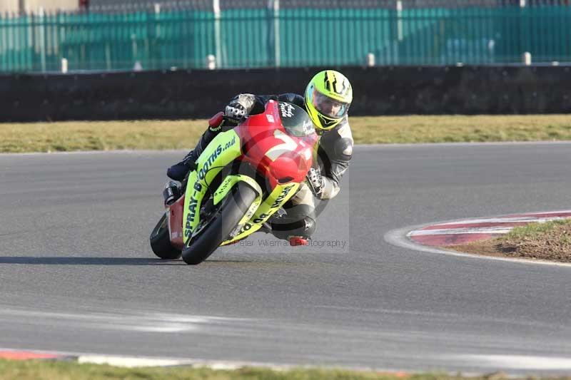 Motorcycle action photographs;Trackday digital images;event digital images;eventdigitalimages;no limits trackday;peter wileman photography;snetterton;snetterton circuit norfolk;snetterton photographs;trackday;trackday photos