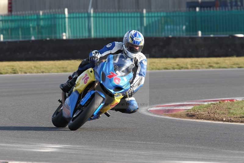 Motorcycle action photographs;Trackday digital images;event digital images;eventdigitalimages;no limits trackday;peter wileman photography;snetterton;snetterton circuit norfolk;snetterton photographs;trackday;trackday photos