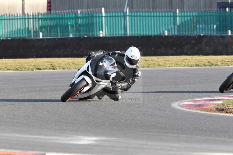 Motorcycle action photographs;Trackday digital images;event digital images;eventdigitalimages;no limits trackday;peter wileman photography;snetterton;snetterton circuit norfolk;snetterton photographs;trackday;trackday photos