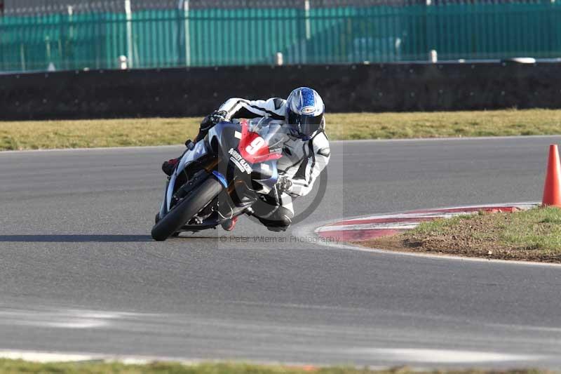 Motorcycle action photographs;Trackday digital images;event digital images;eventdigitalimages;no limits trackday;peter wileman photography;snetterton;snetterton circuit norfolk;snetterton photographs;trackday;trackday photos