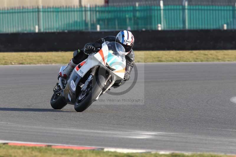 Motorcycle action photographs;Trackday digital images;event digital images;eventdigitalimages;no limits trackday;peter wileman photography;snetterton;snetterton circuit norfolk;snetterton photographs;trackday;trackday photos