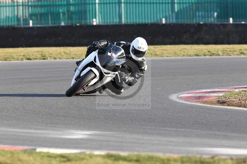 Motorcycle action photographs;Trackday digital images;event digital images;eventdigitalimages;no limits trackday;peter wileman photography;snetterton;snetterton circuit norfolk;snetterton photographs;trackday;trackday photos