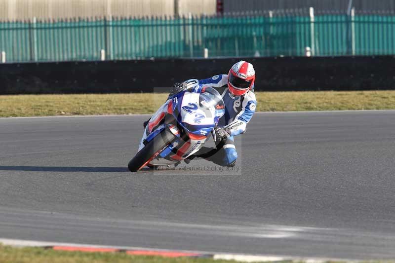 Motorcycle action photographs;Trackday digital images;event digital images;eventdigitalimages;no limits trackday;peter wileman photography;snetterton;snetterton circuit norfolk;snetterton photographs;trackday;trackday photos