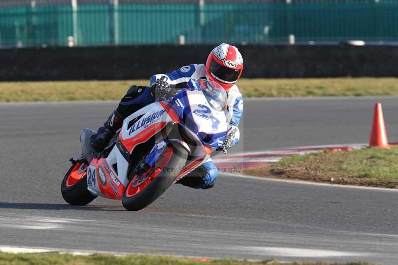Motorcycle action photographs;Trackday digital images;event digital images;eventdigitalimages;no limits trackday;peter wileman photography;snetterton;snetterton circuit norfolk;snetterton photographs;trackday;trackday photos