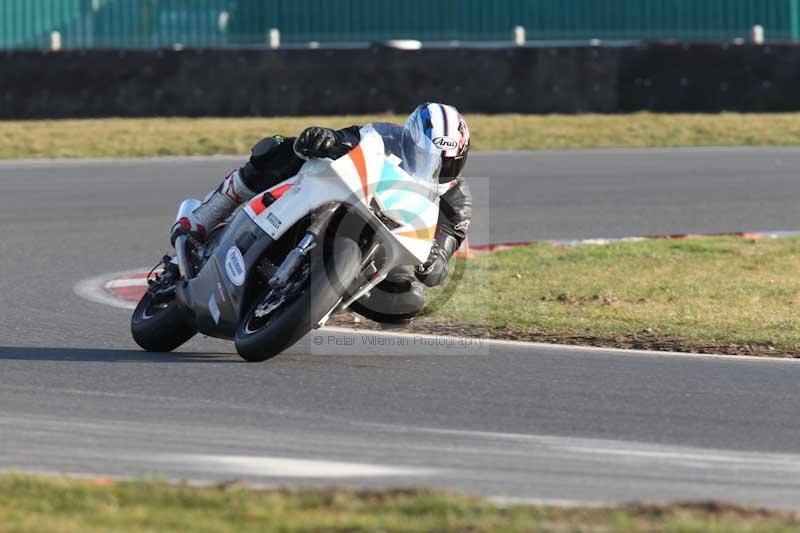 Motorcycle action photographs;Trackday digital images;event digital images;eventdigitalimages;no limits trackday;peter wileman photography;snetterton;snetterton circuit norfolk;snetterton photographs;trackday;trackday photos