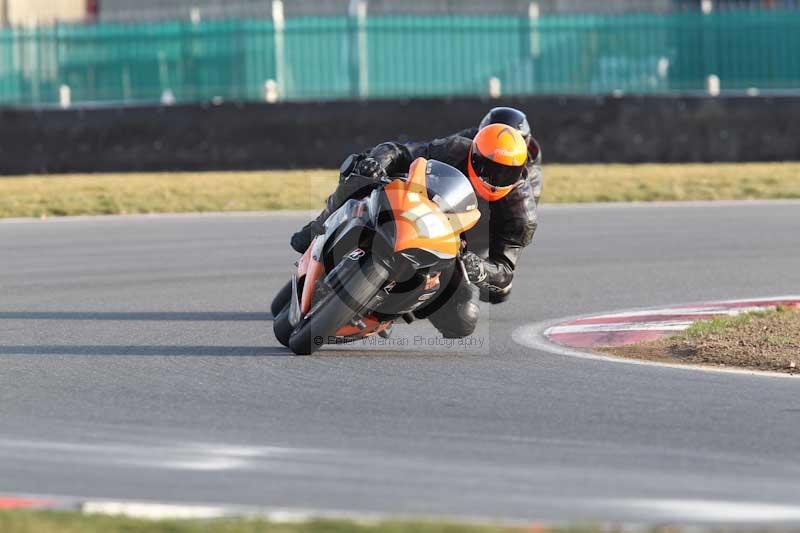 Motorcycle action photographs;Trackday digital images;event digital images;eventdigitalimages;no limits trackday;peter wileman photography;snetterton;snetterton circuit norfolk;snetterton photographs;trackday;trackday photos