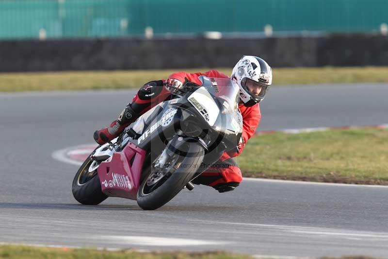 Motorcycle action photographs;Trackday digital images;event digital images;eventdigitalimages;no limits trackday;peter wileman photography;snetterton;snetterton circuit norfolk;snetterton photographs;trackday;trackday photos