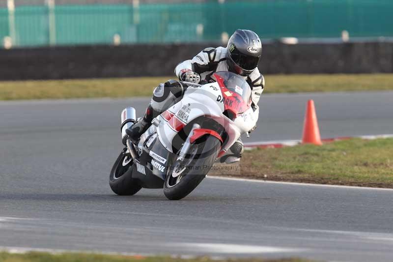 Motorcycle action photographs;Trackday digital images;event digital images;eventdigitalimages;no limits trackday;peter wileman photography;snetterton;snetterton circuit norfolk;snetterton photographs;trackday;trackday photos