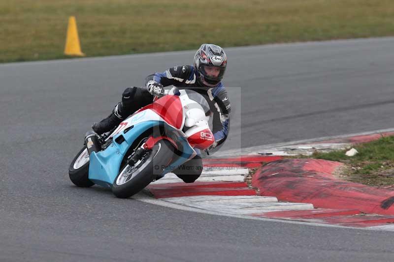 Motorcycle action photographs;Trackday digital images;event digital images;eventdigitalimages;no limits trackday;peter wileman photography;snetterton;snetterton circuit norfolk;snetterton photographs;trackday;trackday photos