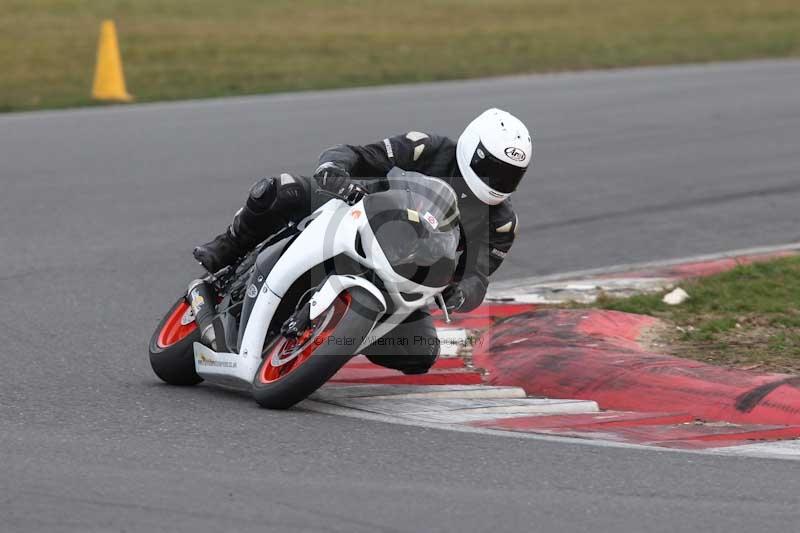 Motorcycle action photographs;Trackday digital images;event digital images;eventdigitalimages;no limits trackday;peter wileman photography;snetterton;snetterton circuit norfolk;snetterton photographs;trackday;trackday photos