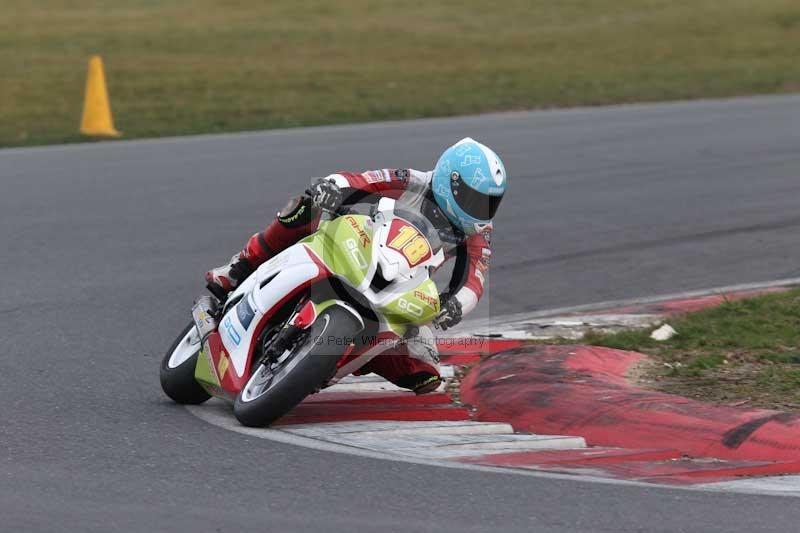Motorcycle action photographs;Trackday digital images;event digital images;eventdigitalimages;no limits trackday;peter wileman photography;snetterton;snetterton circuit norfolk;snetterton photographs;trackday;trackday photos