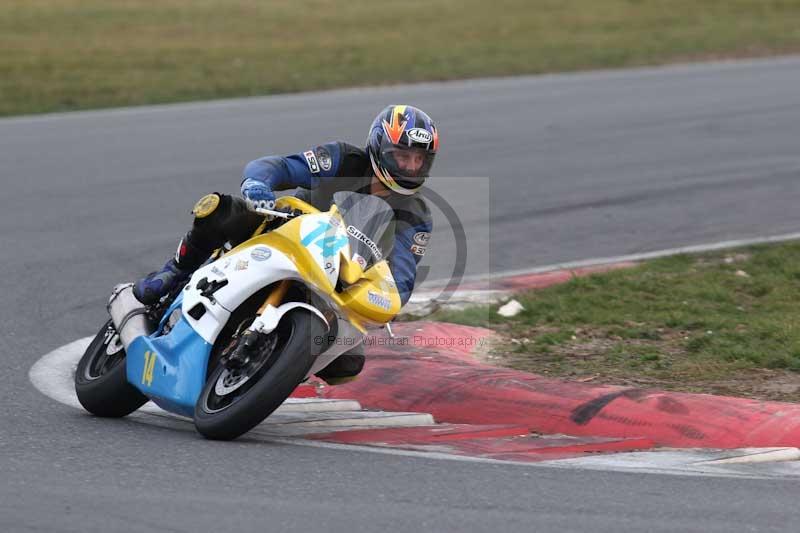 Motorcycle action photographs;Trackday digital images;event digital images;eventdigitalimages;no limits trackday;peter wileman photography;snetterton;snetterton circuit norfolk;snetterton photographs;trackday;trackday photos
