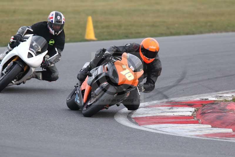 Motorcycle action photographs;Trackday digital images;event digital images;eventdigitalimages;no limits trackday;peter wileman photography;snetterton;snetterton circuit norfolk;snetterton photographs;trackday;trackday photos