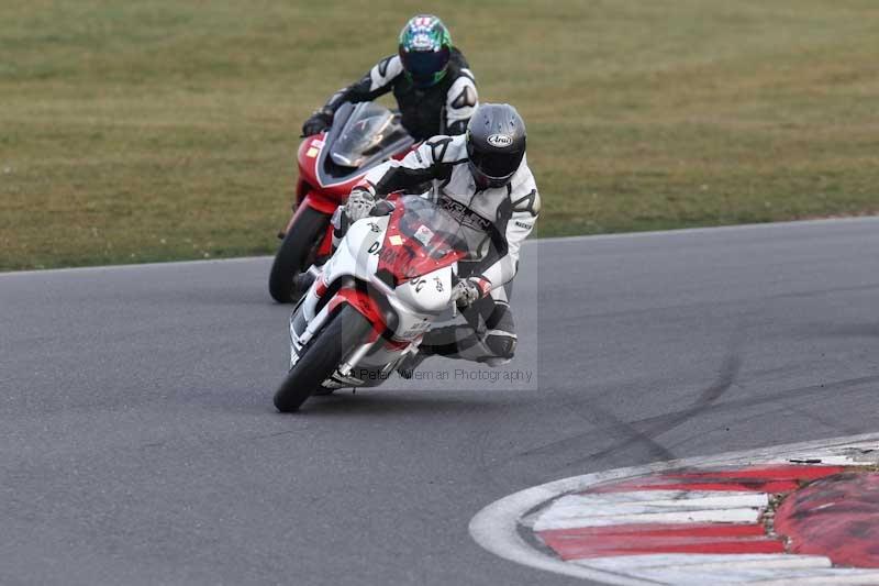 Motorcycle action photographs;Trackday digital images;event digital images;eventdigitalimages;no limits trackday;peter wileman photography;snetterton;snetterton circuit norfolk;snetterton photographs;trackday;trackday photos