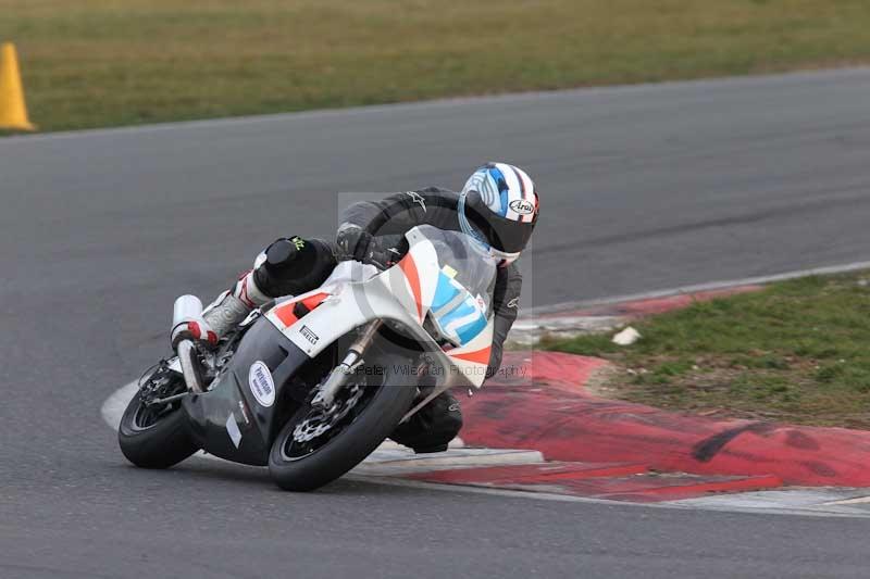 Motorcycle action photographs;Trackday digital images;event digital images;eventdigitalimages;no limits trackday;peter wileman photography;snetterton;snetterton circuit norfolk;snetterton photographs;trackday;trackday photos