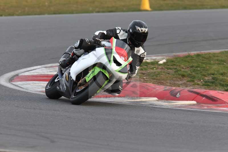 Motorcycle action photographs;Trackday digital images;event digital images;eventdigitalimages;no limits trackday;peter wileman photography;snetterton;snetterton circuit norfolk;snetterton photographs;trackday;trackday photos