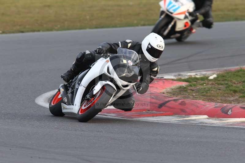 Motorcycle action photographs;Trackday digital images;event digital images;eventdigitalimages;no limits trackday;peter wileman photography;snetterton;snetterton circuit norfolk;snetterton photographs;trackday;trackday photos