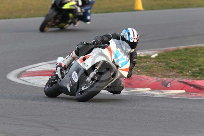 Motorcycle action photographs;Trackday digital images;event digital images;eventdigitalimages;no limits trackday;peter wileman photography;snetterton;snetterton circuit norfolk;snetterton photographs;trackday;trackday photos