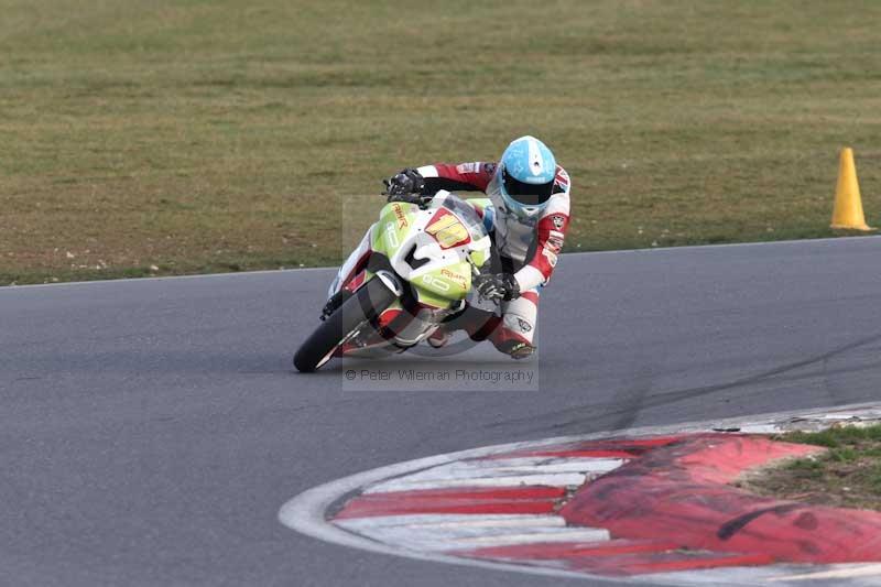 Motorcycle action photographs;Trackday digital images;event digital images;eventdigitalimages;no limits trackday;peter wileman photography;snetterton;snetterton circuit norfolk;snetterton photographs;trackday;trackday photos