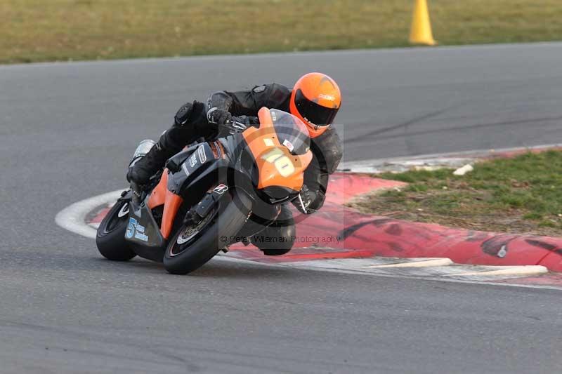 Motorcycle action photographs;Trackday digital images;event digital images;eventdigitalimages;no limits trackday;peter wileman photography;snetterton;snetterton circuit norfolk;snetterton photographs;trackday;trackday photos