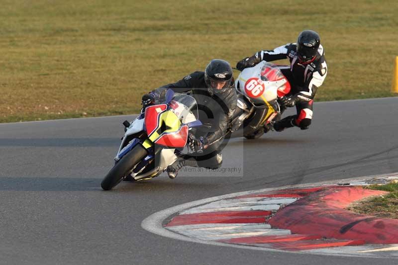 Motorcycle action photographs;Trackday digital images;event digital images;eventdigitalimages;no limits trackday;peter wileman photography;snetterton;snetterton circuit norfolk;snetterton photographs;trackday;trackday photos