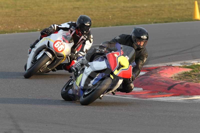 Motorcycle action photographs;Trackday digital images;event digital images;eventdigitalimages;no limits trackday;peter wileman photography;snetterton;snetterton circuit norfolk;snetterton photographs;trackday;trackday photos