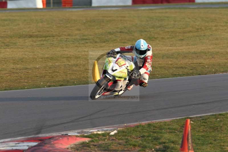 Motorcycle action photographs;Trackday digital images;event digital images;eventdigitalimages;no limits trackday;peter wileman photography;snetterton;snetterton circuit norfolk;snetterton photographs;trackday;trackday photos