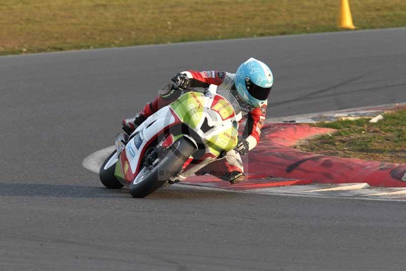 Motorcycle action photographs;Trackday digital images;event digital images;eventdigitalimages;no limits trackday;peter wileman photography;snetterton;snetterton circuit norfolk;snetterton photographs;trackday;trackday photos