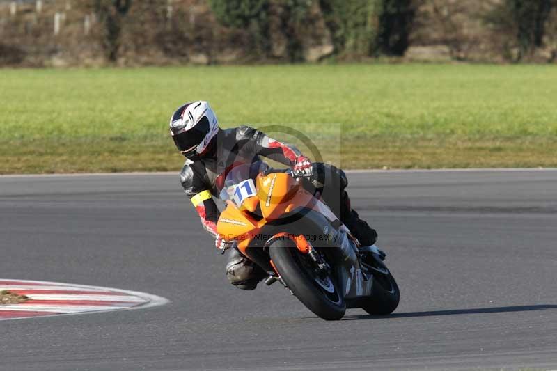 Motorcycle action photographs;Trackday digital images;event digital images;eventdigitalimages;no limits trackday;peter wileman photography;snetterton;snetterton circuit norfolk;snetterton photographs;trackday;trackday photos