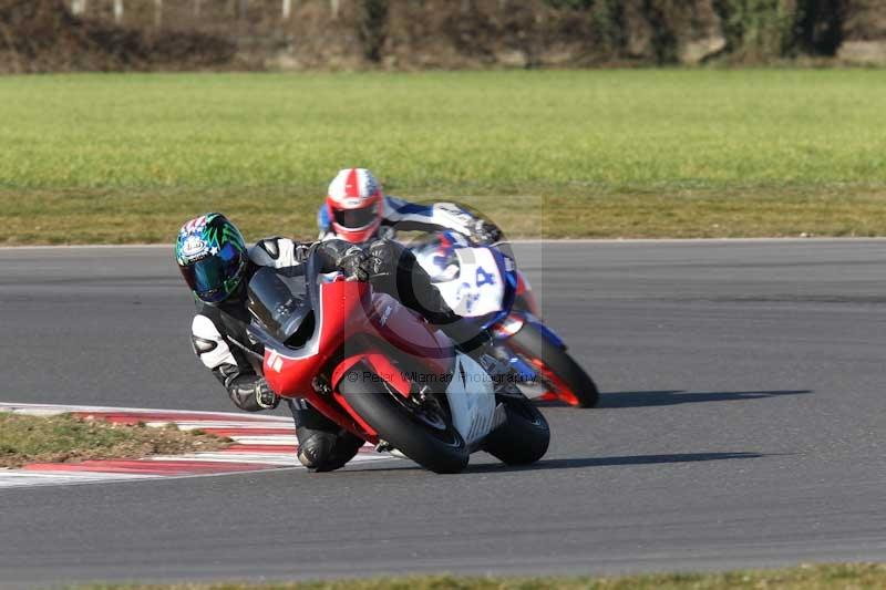 Motorcycle action photographs;Trackday digital images;event digital images;eventdigitalimages;no limits trackday;peter wileman photography;snetterton;snetterton circuit norfolk;snetterton photographs;trackday;trackday photos